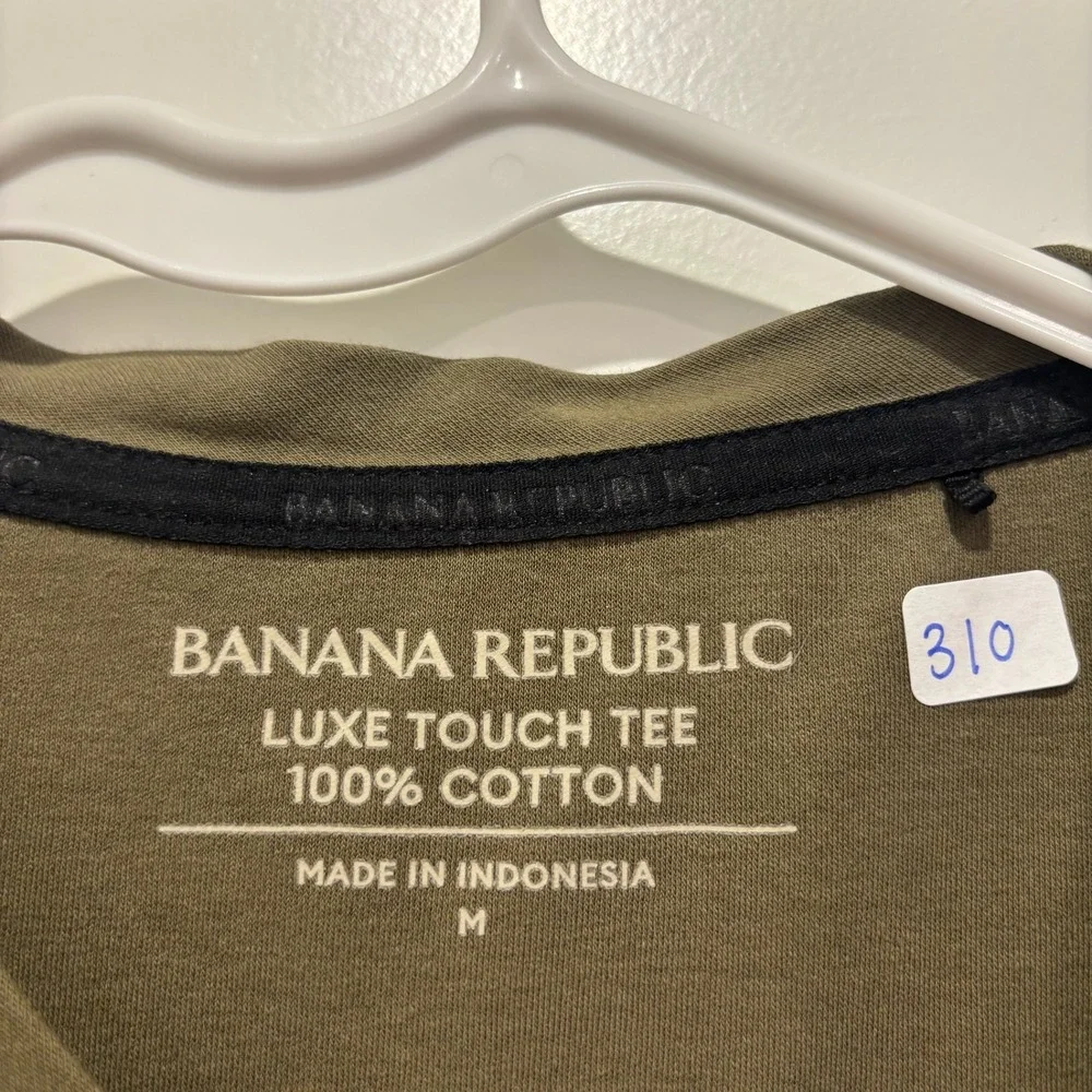 Banana‎ Republic Luxe Touch Tee Mens Medium Olive Green 100% Cotton Short Sleeve